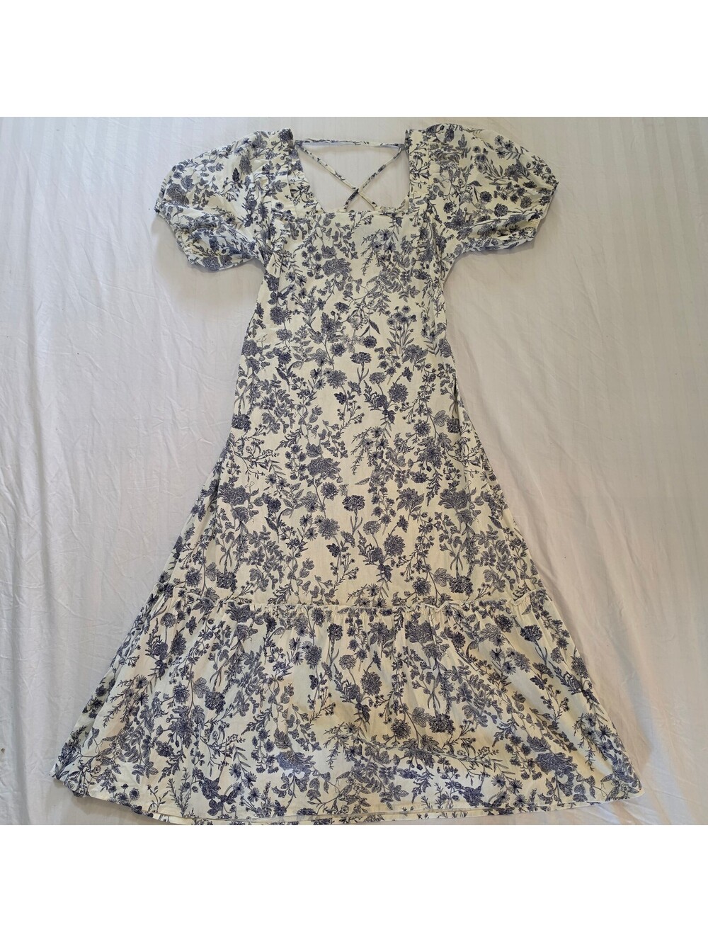 Just Found Women's XL Floral Print Knee-Length Dress with Puff Sleeves